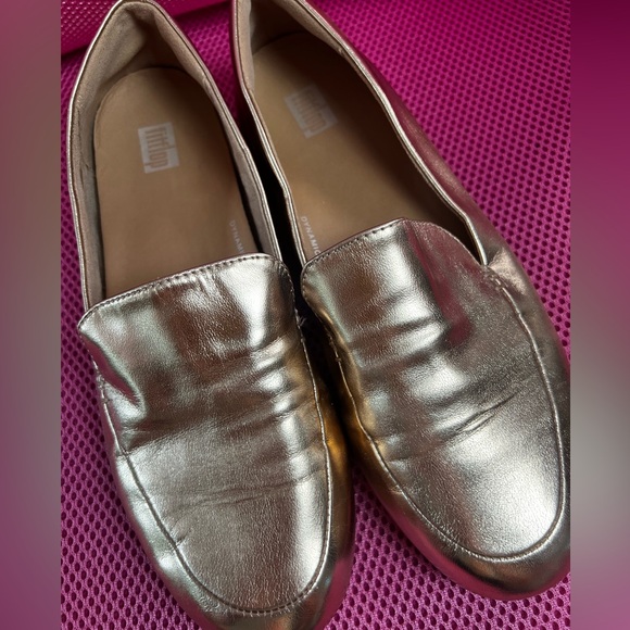 Fit Flop Rose Gold loafers, size 7 - Picture 3 of 7